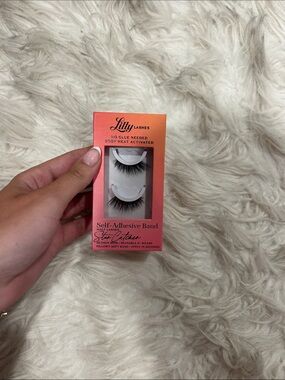 Lilly Lashes SELF-ADHESIVE LASHES StarCatcher Half Lash